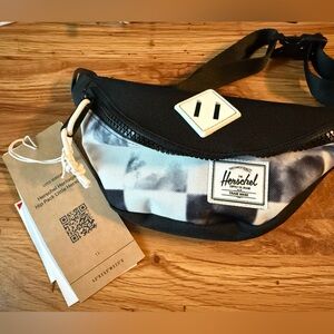 NWT Herschel Supply Company  Heritage™ Hip Pack